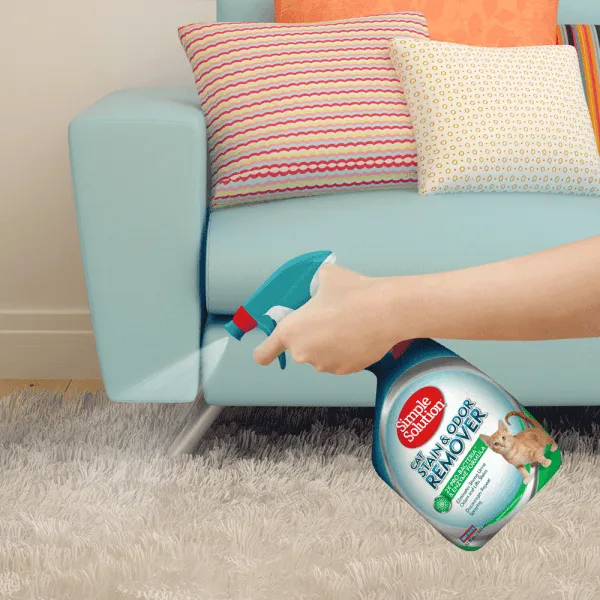 Simple Soltuion 3-in-1 cleaning and deodorizing spray for cats effectively decomposes cat excrement, urine stains, feces stains, vomit and other surfaces. 945ml